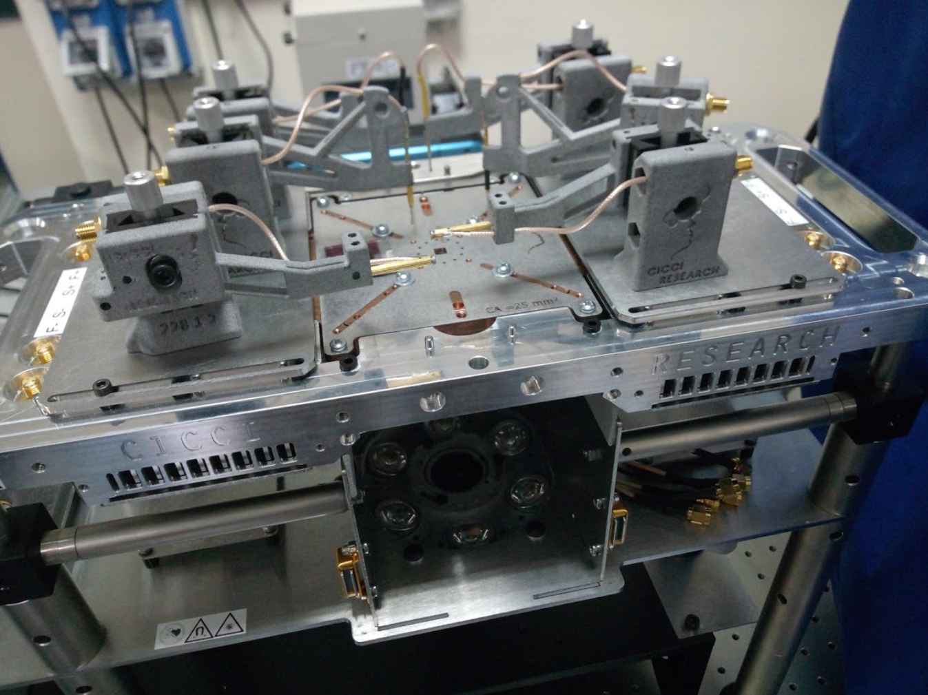 ARKEO measurement stages with electrical probes mounted on a laboratory setup